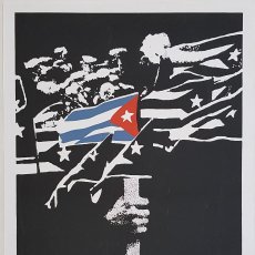 Carteles: UN RAMO DE FLORES Y UNA BANDERA. AZCUY. 1981. SERIGRAFÍA ORIGINAL CUBANA.76X51 CM.. Lote 239891205
