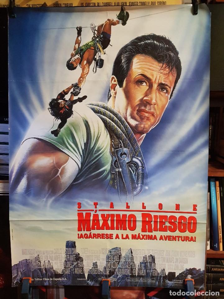 Carteles: CARTEL M&Aacute;XIMO RIESGO 70CMX100CM (ORIGINAL) - Foto 1