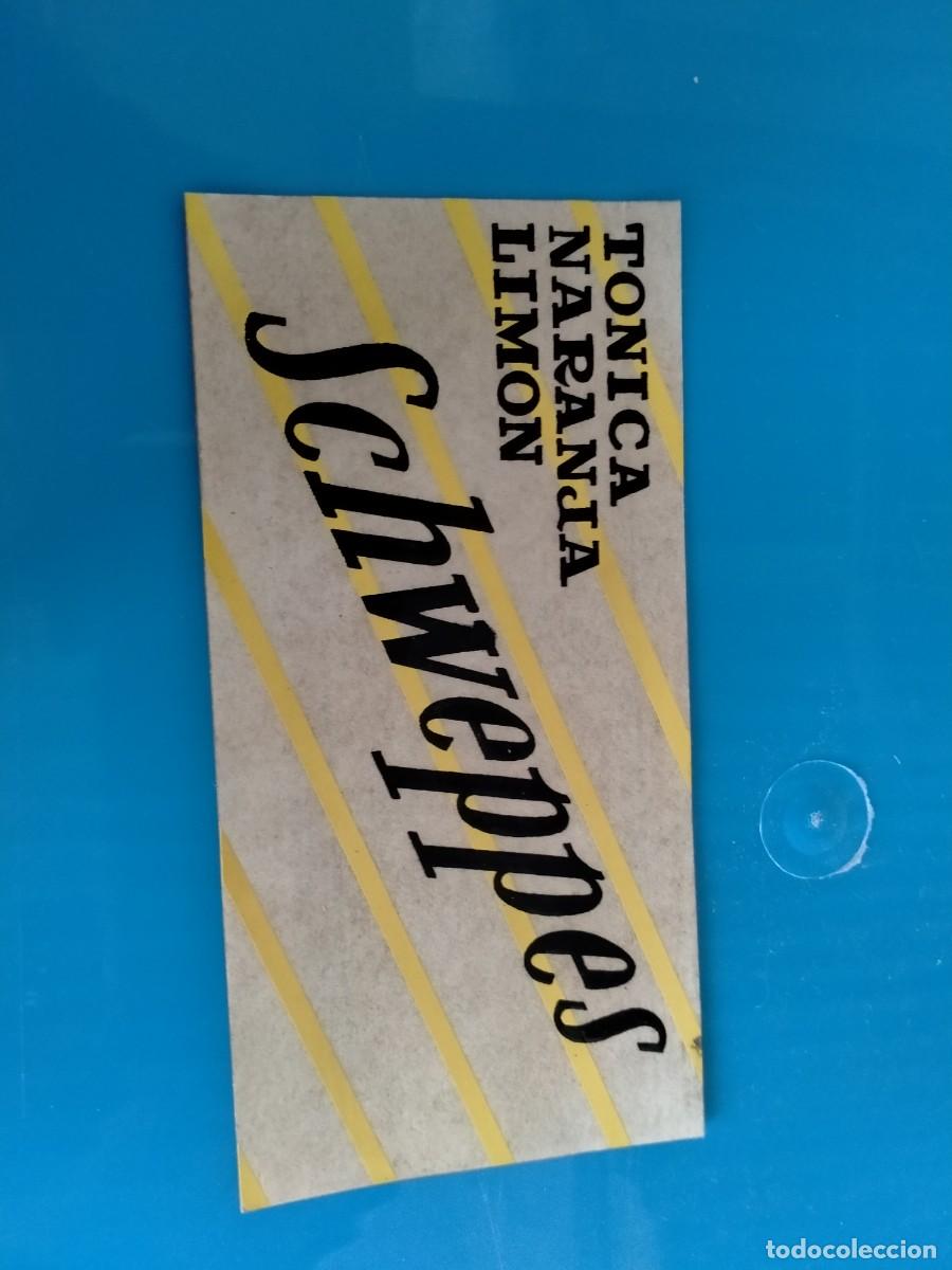 Carteles: schweppes pegatina de interior a&ntilde;os 60-70 - Foto 1
