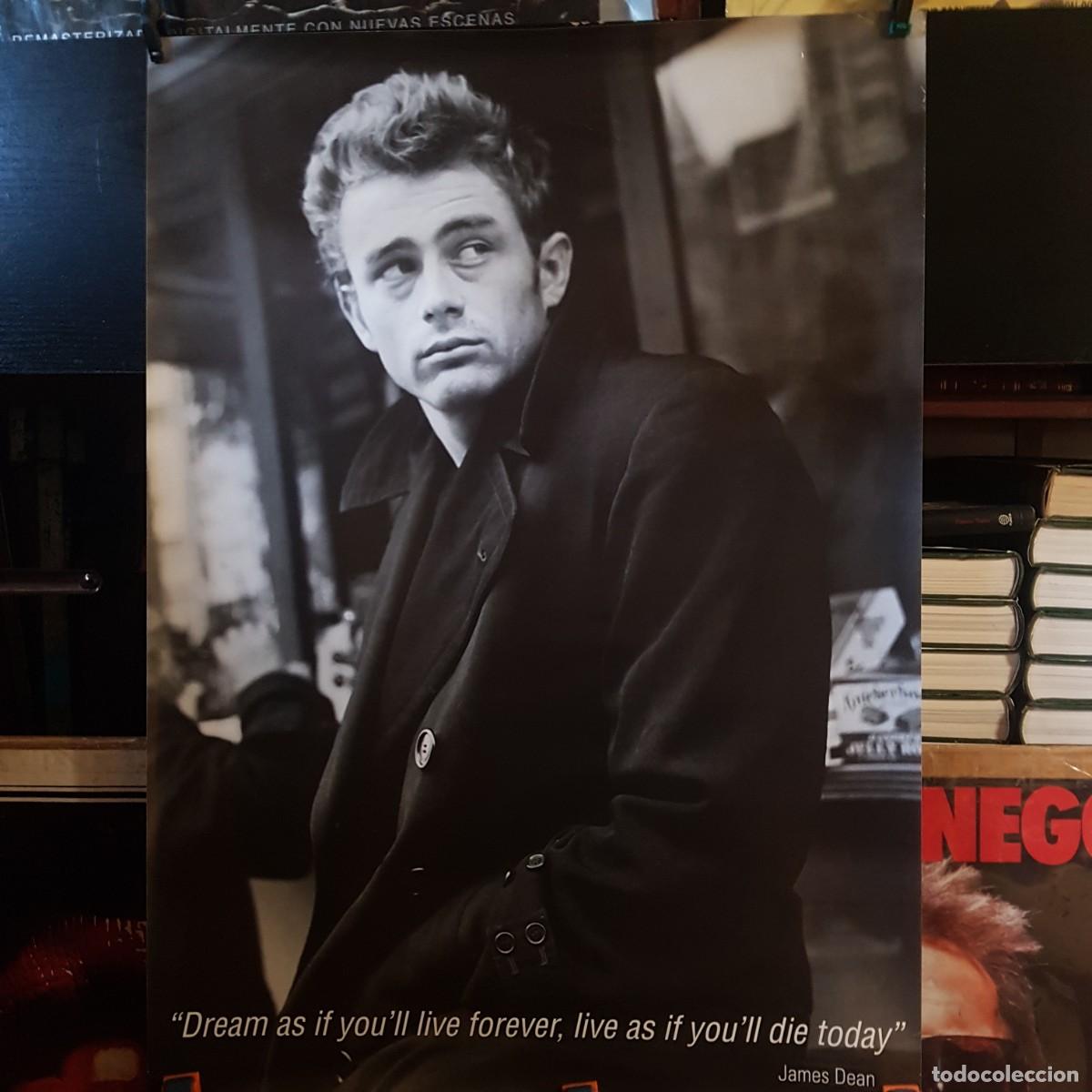 Carteles: POSTER JAMES DEAN (CON ABRIGO) 64,5CMX90,5CM - Foto 1