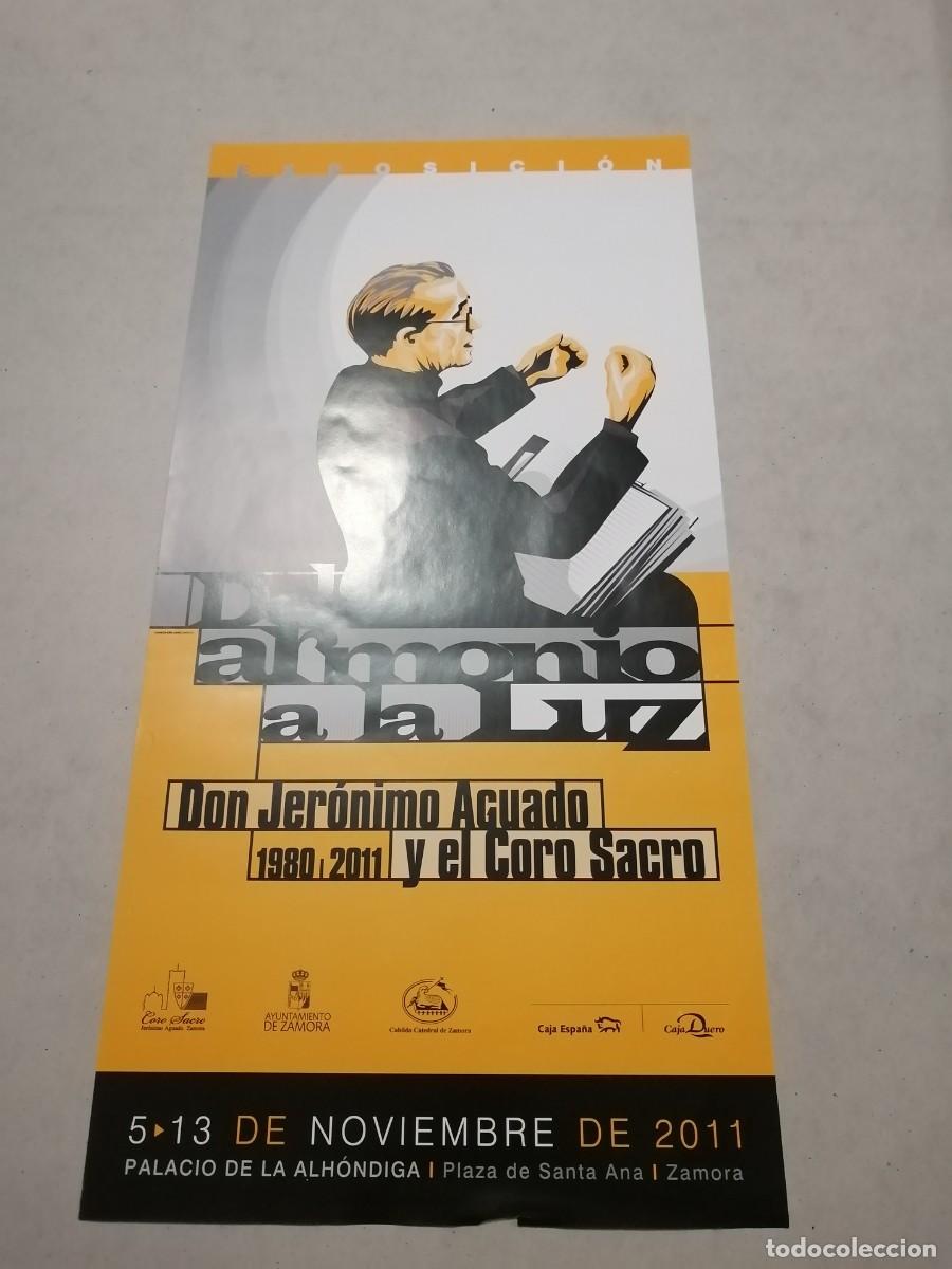 Carteles: Cartel, del armario a la luz 50x26 cms - Foto 1