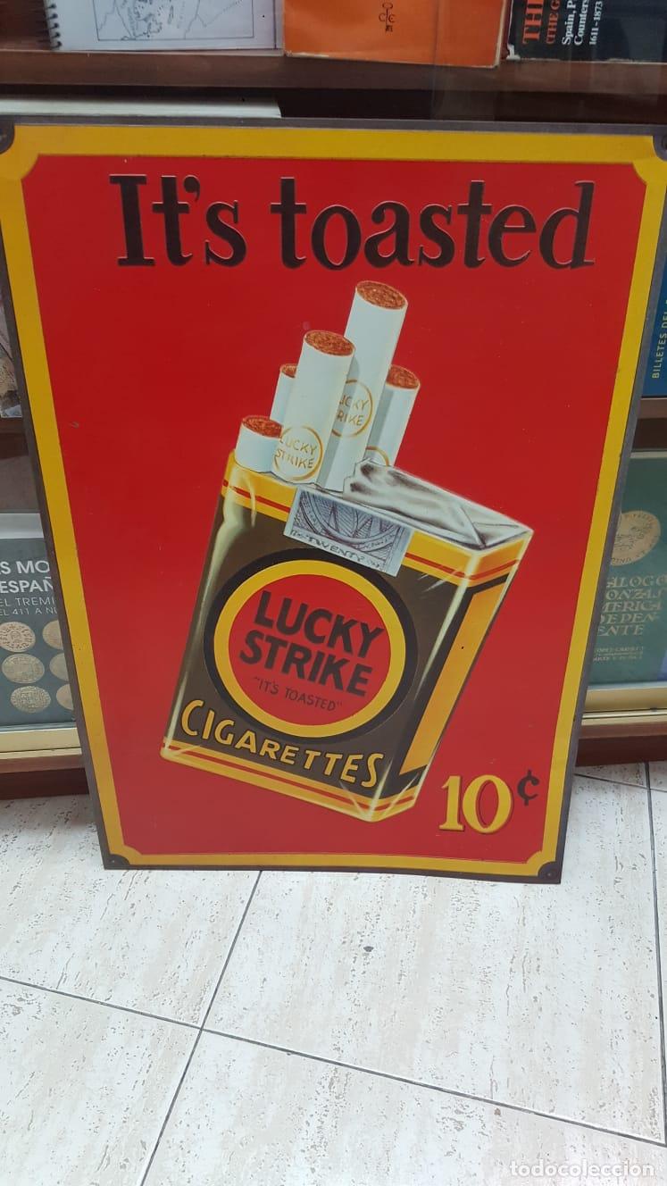 Carteles: ANTIGUO CARTEL DE CHAPA DE LUCKY STRIKE - Foto 1