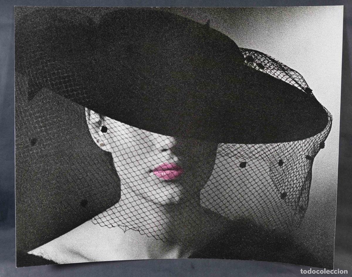 Carteles: Cartel mujer con sombrero - Foto 1