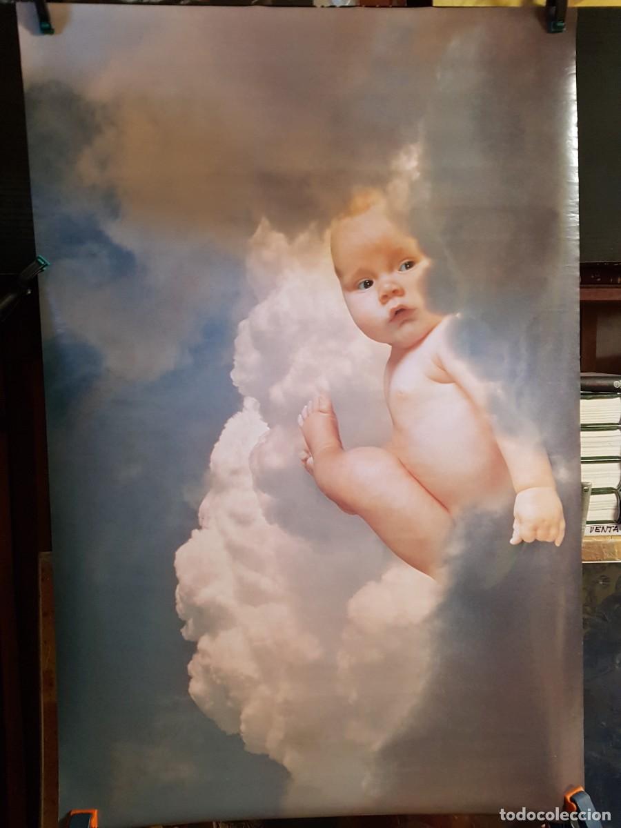 Carteles: POSTER BEB&Eacute; ASOMANDOSE - EDITADO EN 1999 - 61CMX92CM - Foto 1
