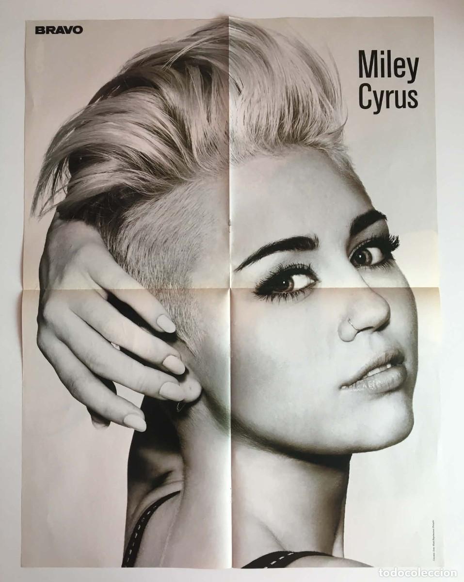 Carteles: Miley Cyrus / Demi Lovato Original Double-Sided A2 Poster - Bravo Magazine Bulgaria Music Rare