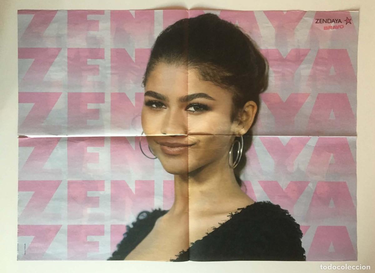 Carteles: Zendaya / TWICE Large Double Sided Poster A2 - Bravo Magazine Bulgaria Music K-Pop Movie Hollywood