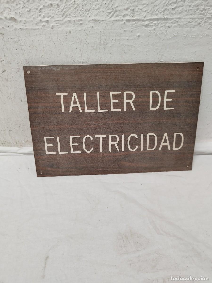 Carteles: Antiguo cartel de mantenimiento, industrial. Taller de electricidad.