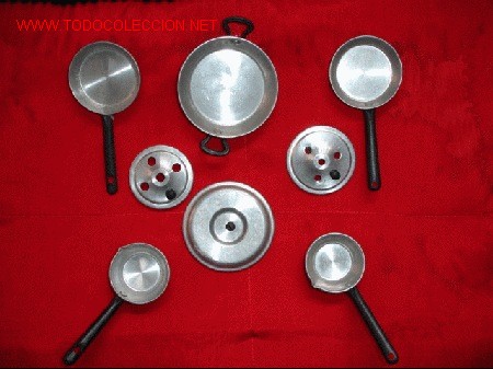 Casas de mu&ntilde;ecas: 8 PIEZAS DE COCINA DE ALUMINIO - Foto 1