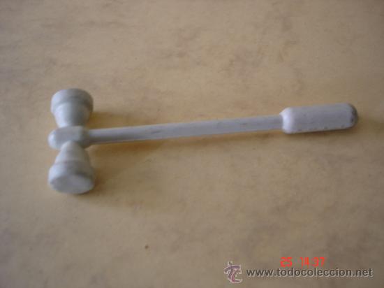 Casas de mu&ntilde;ecas: UTIL DE ENFERMERIA - 8 CM DE LARGO - PLASTICO - - Foto 1