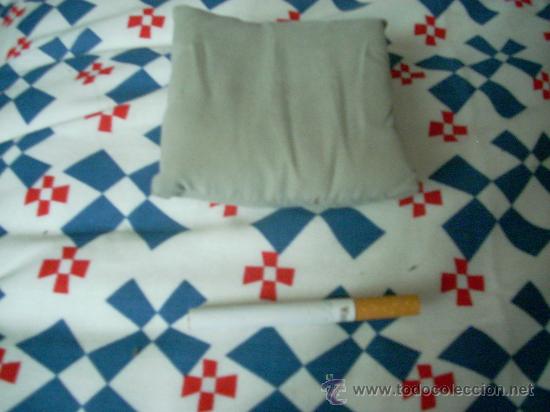Casas de mu&ntilde;ecas: Almohada para cama de mu&ntilde;ecas. - Foto 1