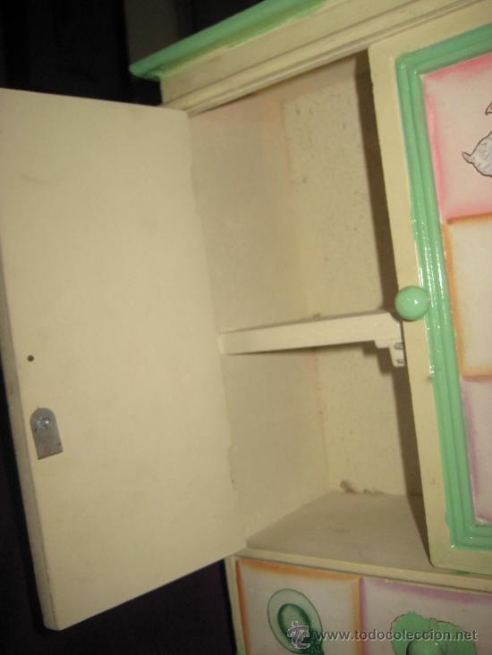 Casas de mu&ntilde;ecas: ANTIGUO  ARMARIO DE MU&Ntilde;ECAS .DE MADERA . - Foto 6