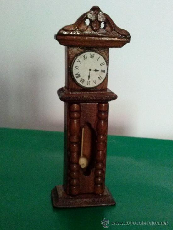 Casas de mu&ntilde;ecas: RELOJ DE MADERA PARA  CASA DE MU&Ntilde;ECAS - Foto 2