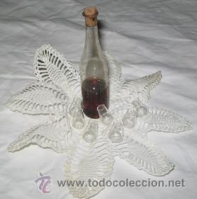Casas de mu&ntilde;ecas: CASA DE MU&Ntilde;ECAS, PA&Ntilde;O, BOTELLA DE VINO Y VASOS - Foto 1