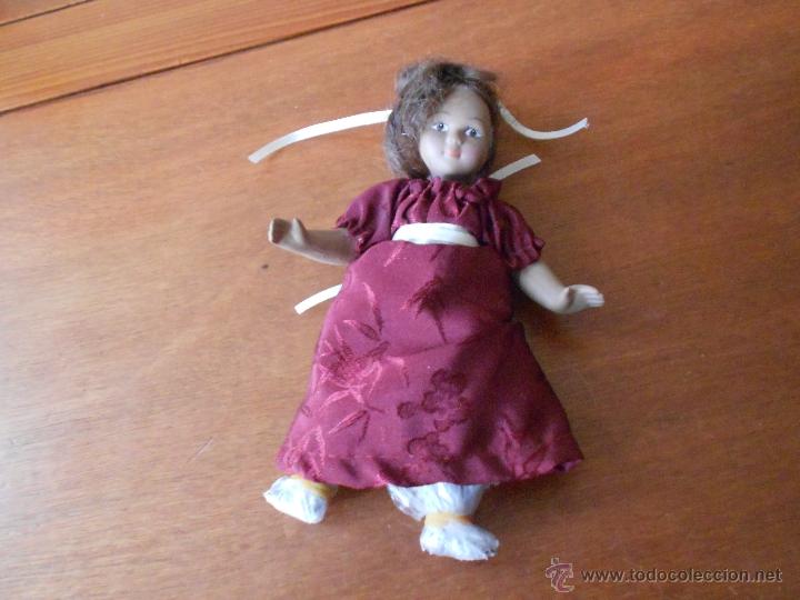 Casas de mu&ntilde;ecas: MU&Ntilde;ECA DE PORCELANA PARA CASA DE MU&Ntilde;ECAS - Foto 2