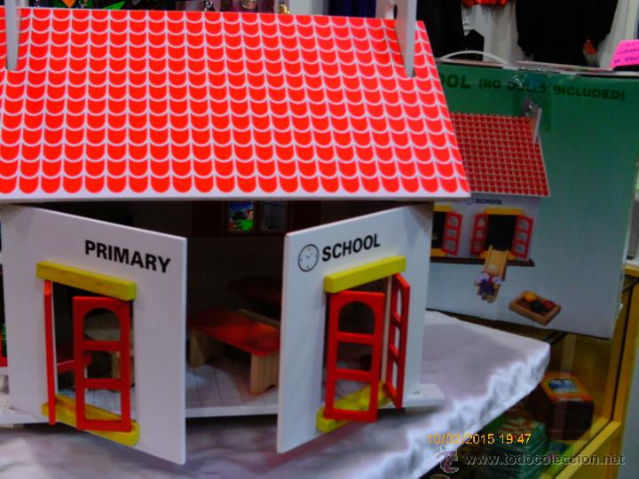 Casas de mu&ntilde;ecas: ESCUELA DE MADERA CON COMPLEMENTOS.TRADITOY 80S.NUEVO EN CAJA.F&Aacute;CIL MONTAJE. - Foto 3