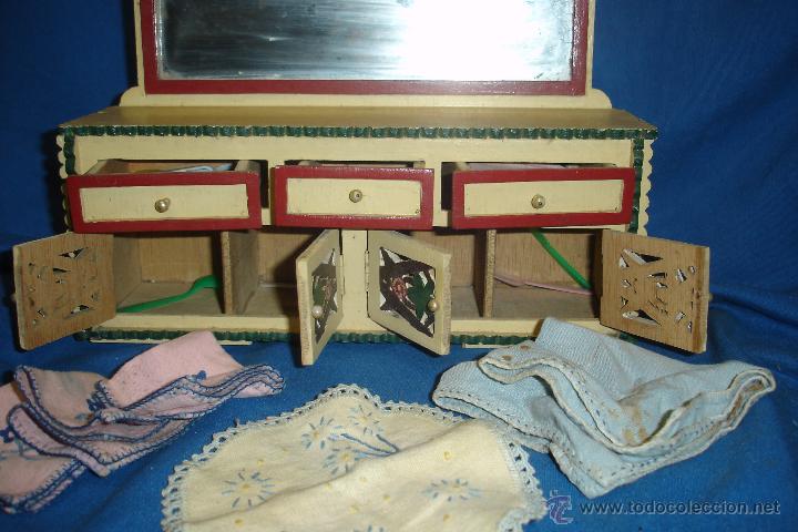 Casas de mu&ntilde;ecas: DORMITORIO DE MADERA MUY COMPLETO - A&Ntilde;OS 60/70 CON MUCHOS COMPLEMENTOS - Foto 14
