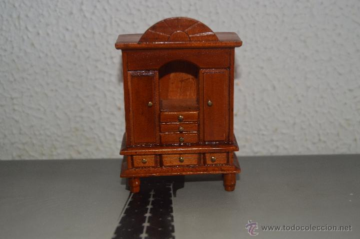 Casas de mu&ntilde;ecas: armario mueble de casa de mu&ntilde;ecas - Foto 1