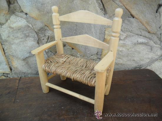 Casas de mu&ntilde;ecas: SOF&Aacute; DE MADERA Y ENEA PARA MU&Ntilde;ECAS - Foto 1
