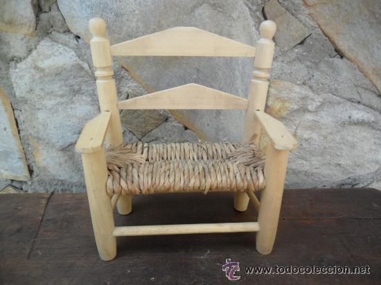Casas de mu&ntilde;ecas: SOF&Aacute; DE MADERA Y ENEA PARA MU&Ntilde;ECAS - Foto 2
