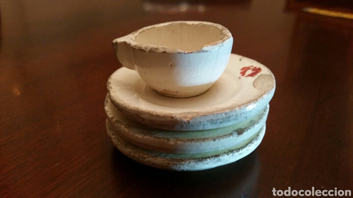 Casas de mu&ntilde;ecas: Complemento Casa de Mu&ntilde;ecas. 3 platos y 1 taza de loza. - Foto 1