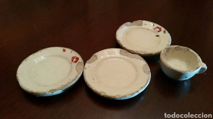 Casas de mu&ntilde;ecas: Complemento Casa de Mu&ntilde;ecas. 3 platos y 1 taza de loza. - Foto 2