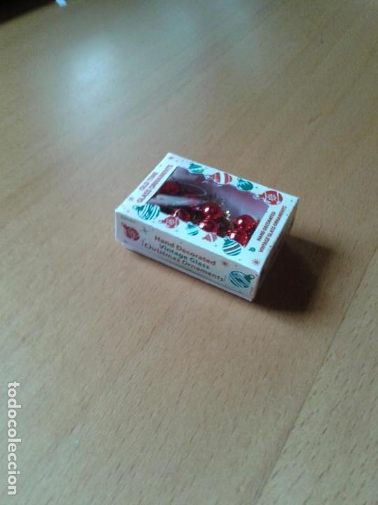 Casas de mu&ntilde;ecas: PEQUE&Ntilde;A CAJA DE BOLAS DE NAVIDAD EN MINIATURA - Foto 2