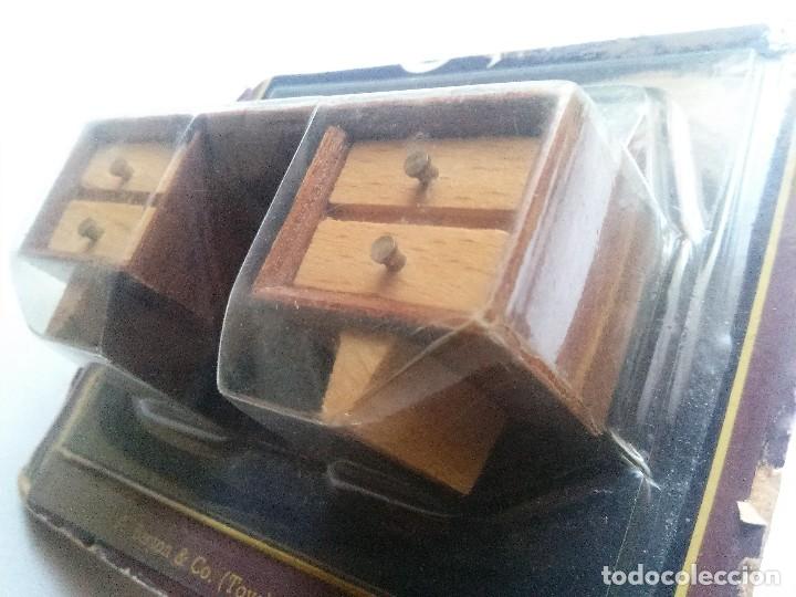 Casas de mu&ntilde;ecas: mueble tocador de madera con espejo - Foto 3
