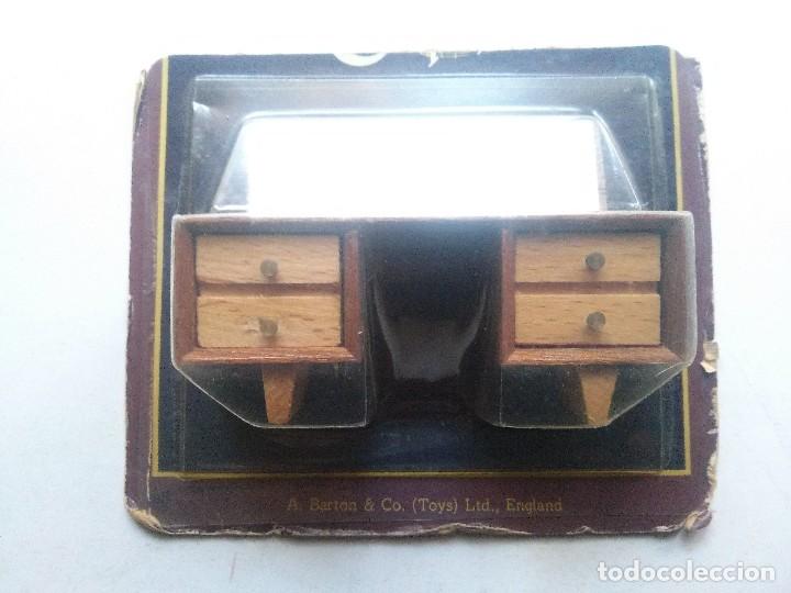 Casas de mu&ntilde;ecas: mueble tocador de madera con espejo - Foto 4