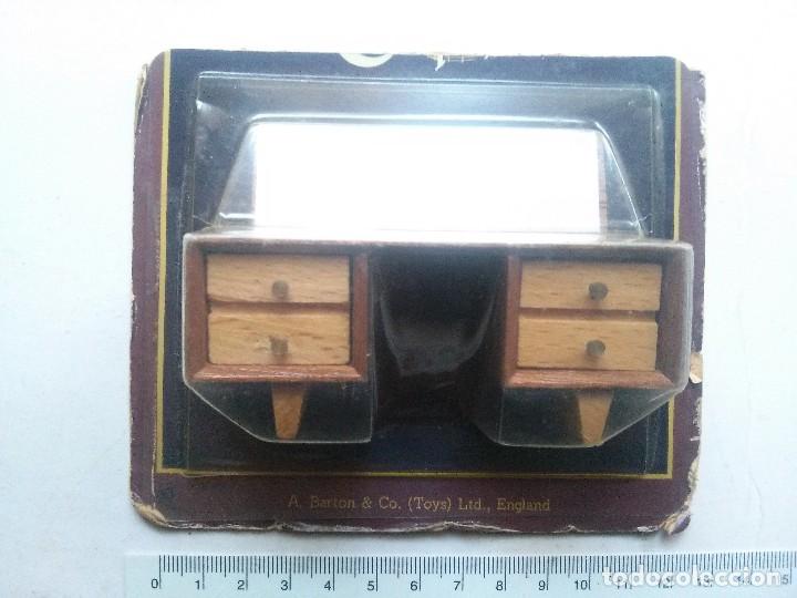 Casas de mu&ntilde;ecas: mueble tocador de madera con espejo - Foto 5