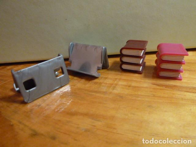 Casas de mu&ntilde;ecas: Complemento casa enanitos blancanieves. Libros - Foto 3