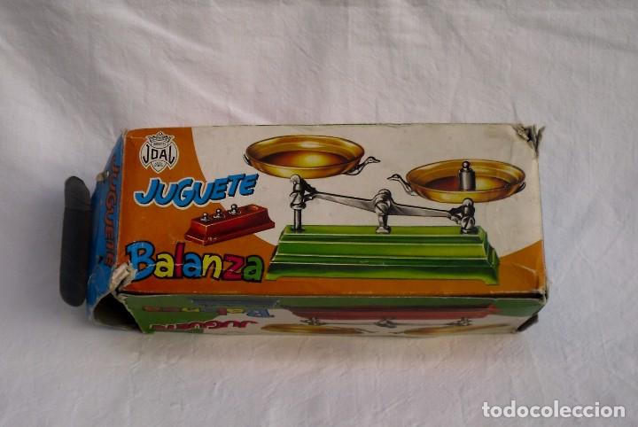 Casas de mu&ntilde;ecas: BALANZA DE JUGUETES CON SU CAJA - Foto 3