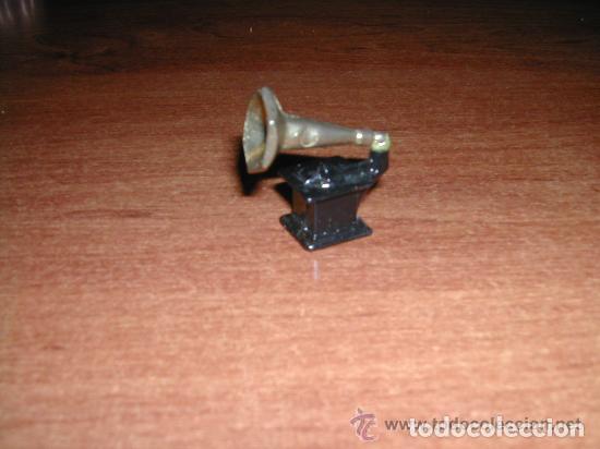 Casas de mu&ntilde;ecas: GRAM&Oacute;FONO MET&Aacute;LICO PARA CASA DE MU&Ntilde;ECAS - Foto 1
