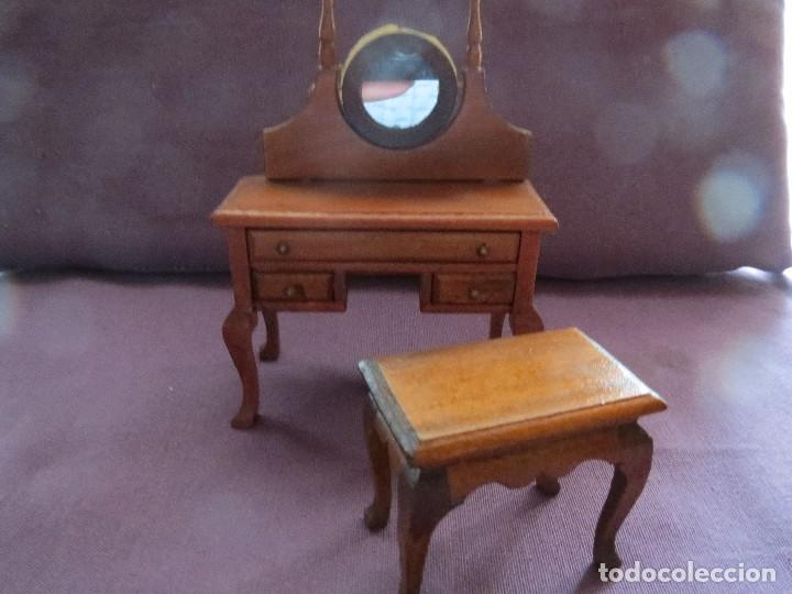 Casas de mu&ntilde;ecas: comoda con banco - Foto 1