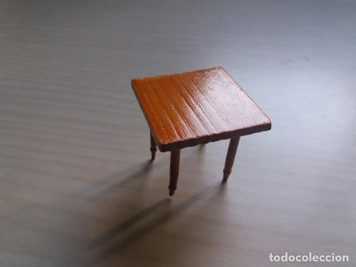 Casas de mu&ntilde;ecas: Mesa de madera - Foto 1