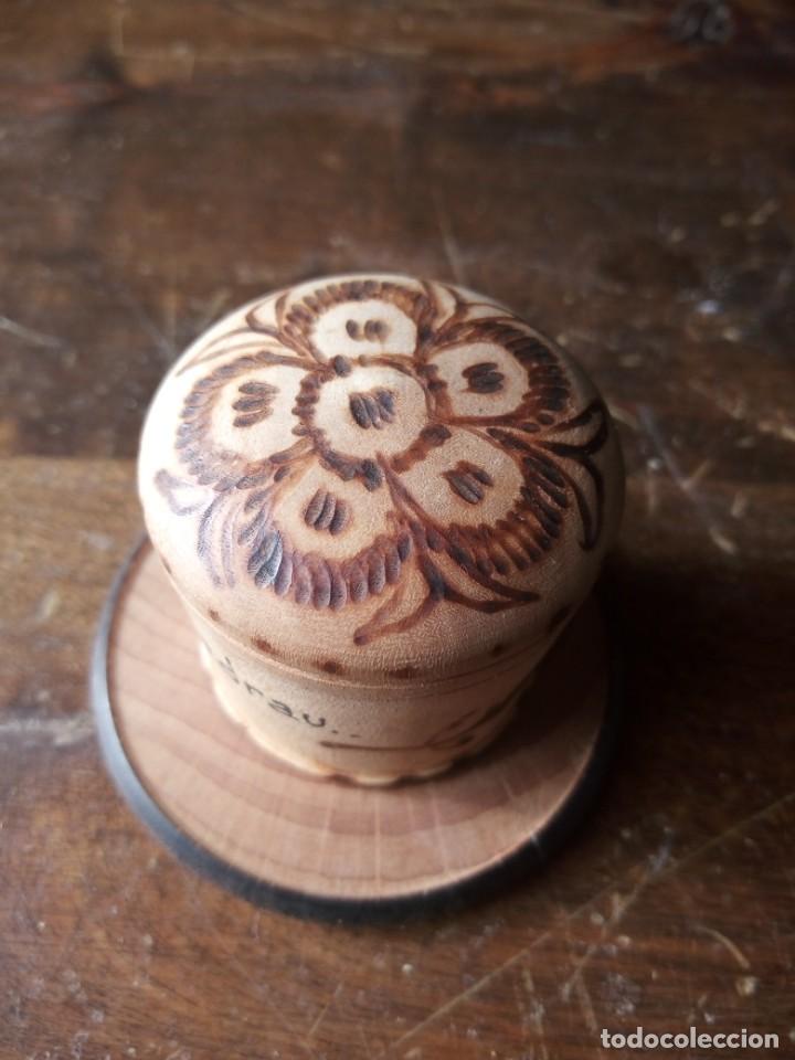 Casas de mu&ntilde;ecas: Juego de caf&eacute; / te, de madera en miniatura. - Foto 5