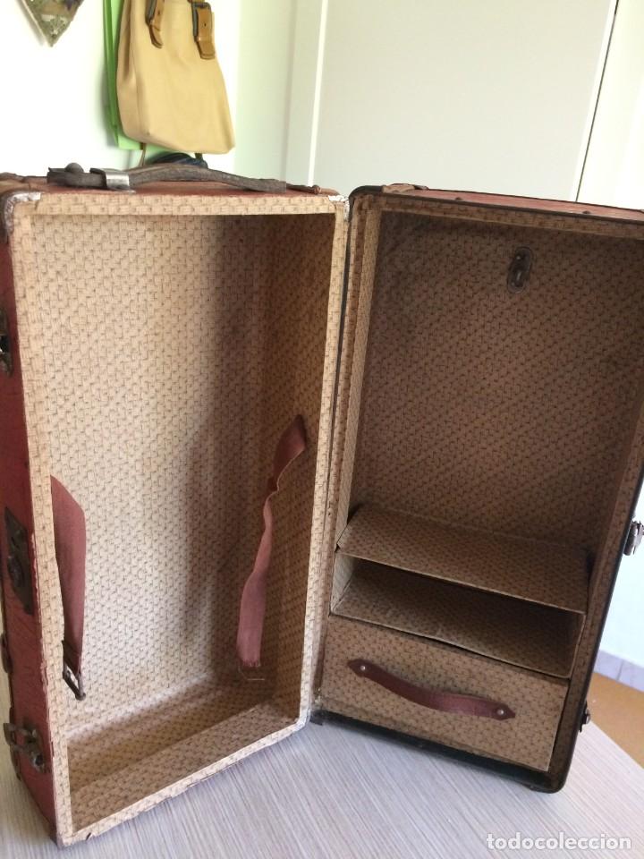 Casas de mu&ntilde;ecas: Baul para mu&ntilde;eca para ropa y zapatos - Foto 2