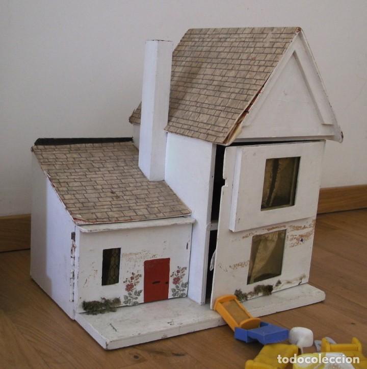 Casas de Muñecas: casa de muñecas de madera (chapado) con algunos muebles de plastico (años 60 aprox) - Foto 1 - 145289634