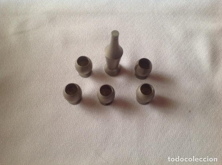 Casas de mu&ntilde;ecas: ACCESORIOS DE MINIATURA DE BOTELLA Y COPAS EN ACERO - Foto 6
