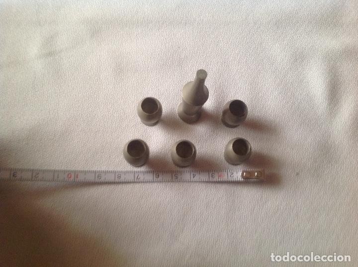 Casas de mu&ntilde;ecas: ACCESORIOS DE MINIATURA DE BOTELLA Y COPAS EN ACERO - Foto 2