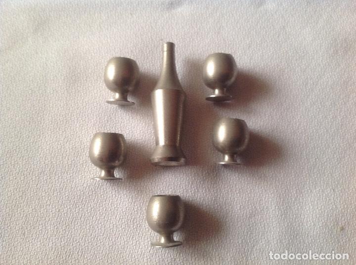 Casas de mu&ntilde;ecas: ACCESORIOS DE MINIATURA DE BOTELLA Y COPAS EN ACERO - Foto 3