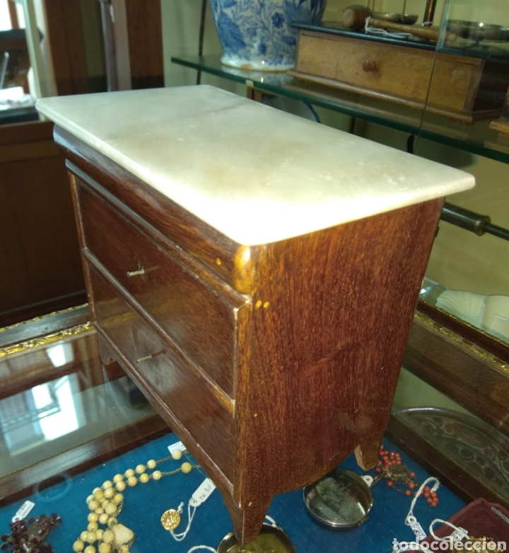 Casas de mu&ntilde;ecas: Antigua C&oacute;moda para Casa de Mu&ntilde;ecas - Foto 2
