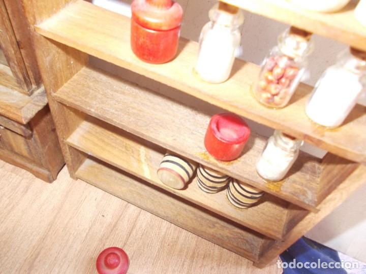 Casas de mu&ntilde;ecas: mueble estanteria de casa de mu&ntilde;ecas - Foto 6