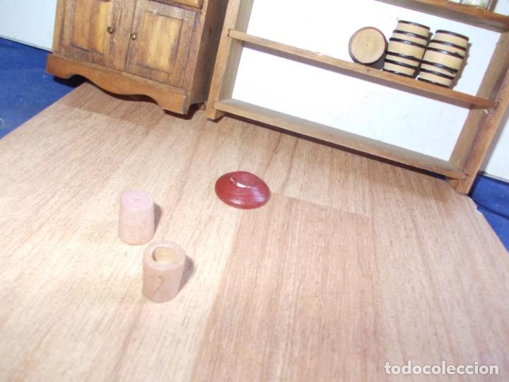 Casas de mu&ntilde;ecas: plato y dos vasos de madera-3 - Foto 4