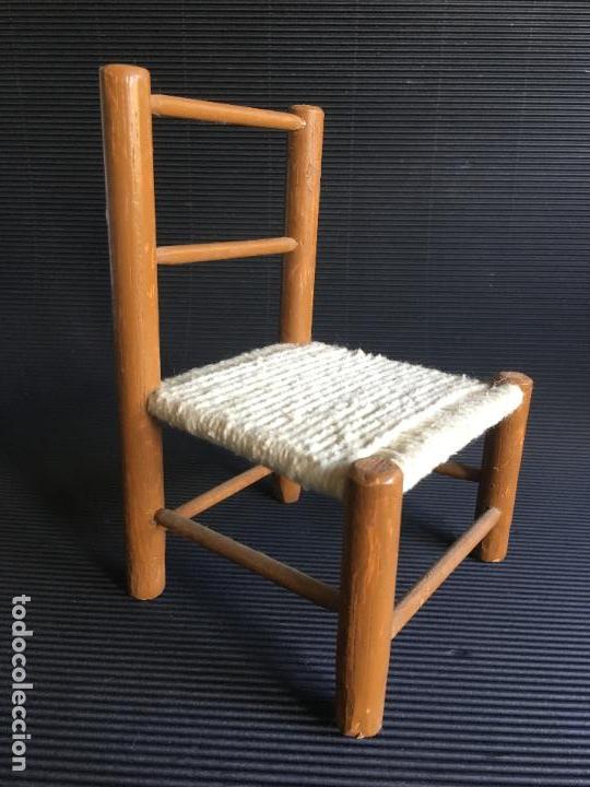 Casas de mu&ntilde;ecas: PRECIOSA SILLA DE MADERA, PARA CASA DE MU&Ntilde;ECAS, IMPECABLE - Foto 1