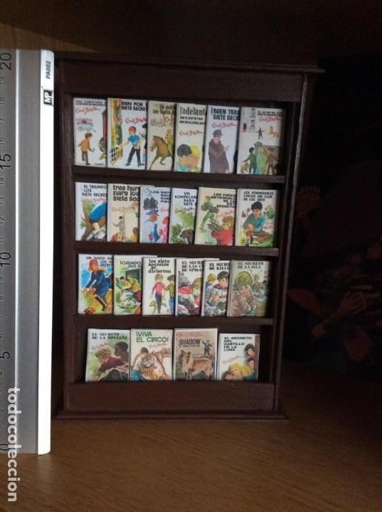 Casas de mu&ntilde;ecas: EXPOSITOR CUENTOS ENID BLYTON - Foto 2