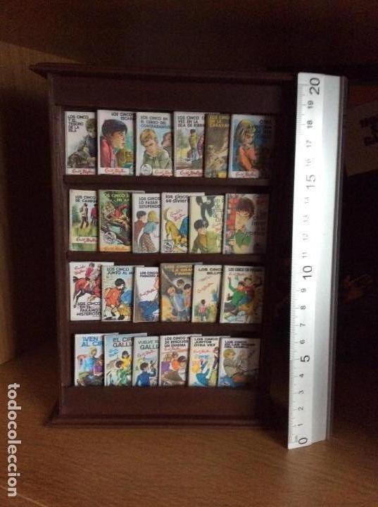 Casas de mu&ntilde;ecas: EXPOSITOR CUENTOS ENID BLYTON - Foto 1