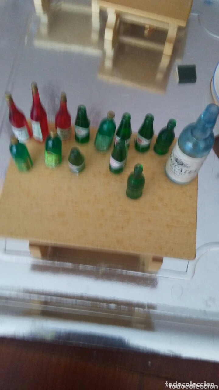 Casas de mu&ntilde;ecas: Lote de botellas para casas de mu&ntilde;ecas - Foto 1