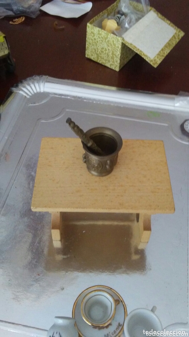 Casas de mu&ntilde;ecas: Mortero de bronce con adornos en relieve - Foto 1