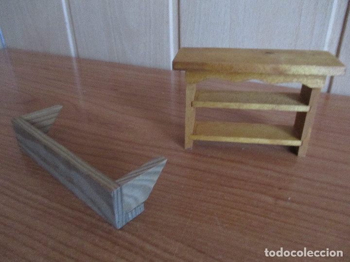 Casas de mu&ntilde;ecas: CASA DE MU&Ntilde;ECAS: 2 ESTANTERIAS  DE MADERA - Foto 1