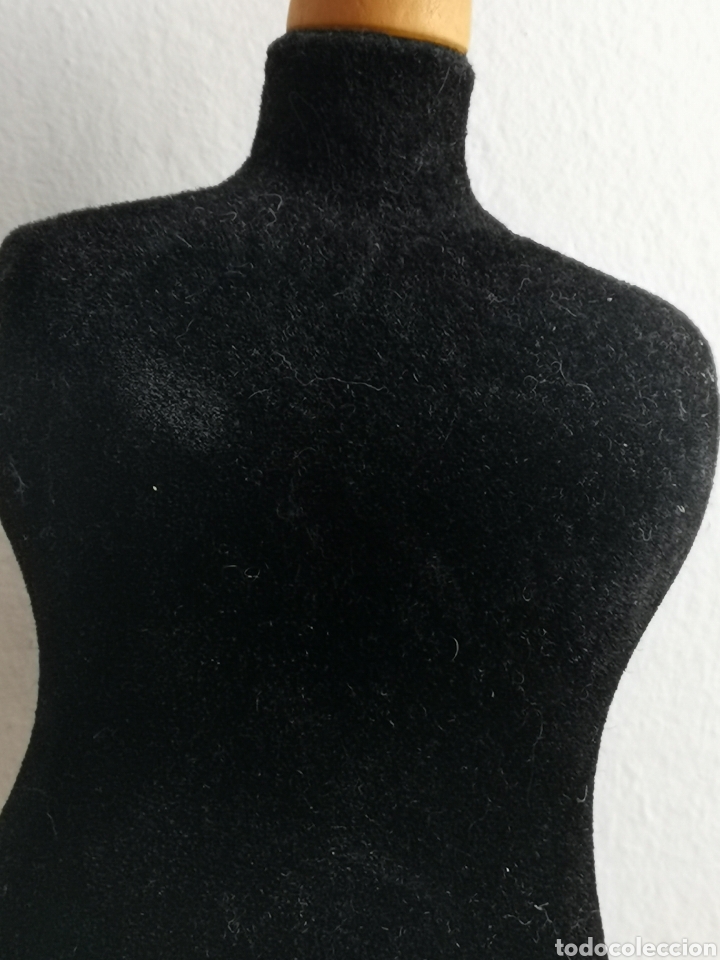 Casas de mu&ntilde;ecas: Maniqu&iacute; para ropa de mu&ntilde;ecas de madera. - Foto 4